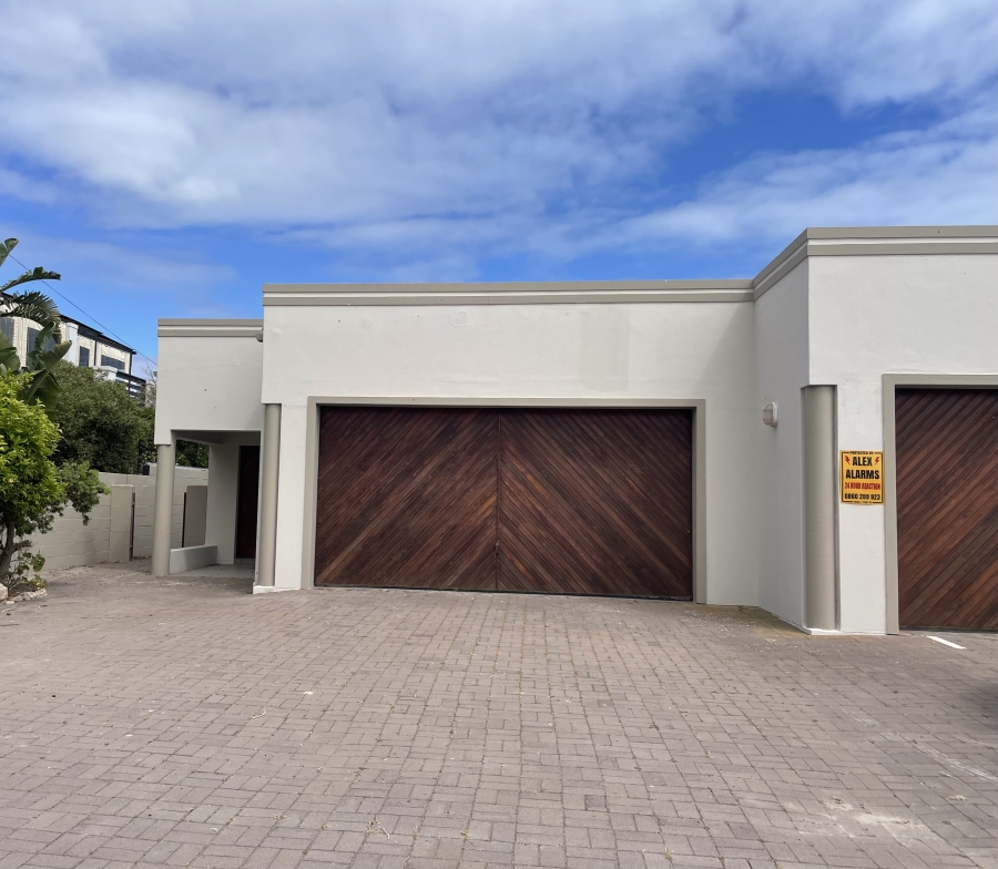 4 Bedroom Property for Sale in Middedorp Western Cape